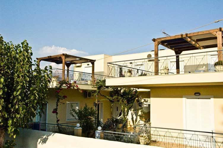 Giorgos Apartments Παλαιοχώρα Δωμάτιο φωτογραφία